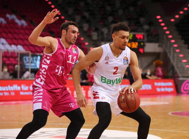 坦和乌兹别 坦和乌兹别